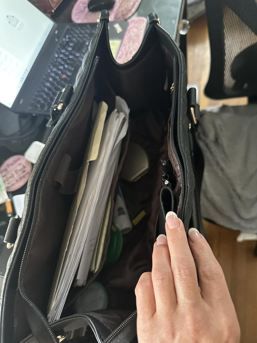 <h3> WHAT OUR CUSTOMERS THINK</h3>